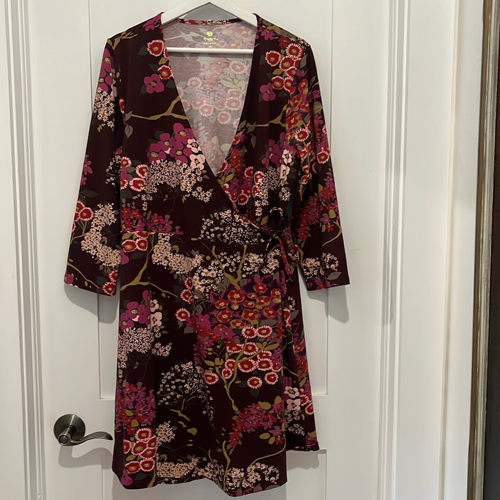 NWOT Spartina wrap dress - ladies XL. Beautiful floral print in dark magenta.